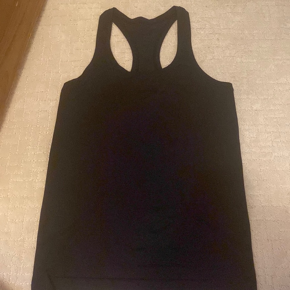 lululemon black tanktop